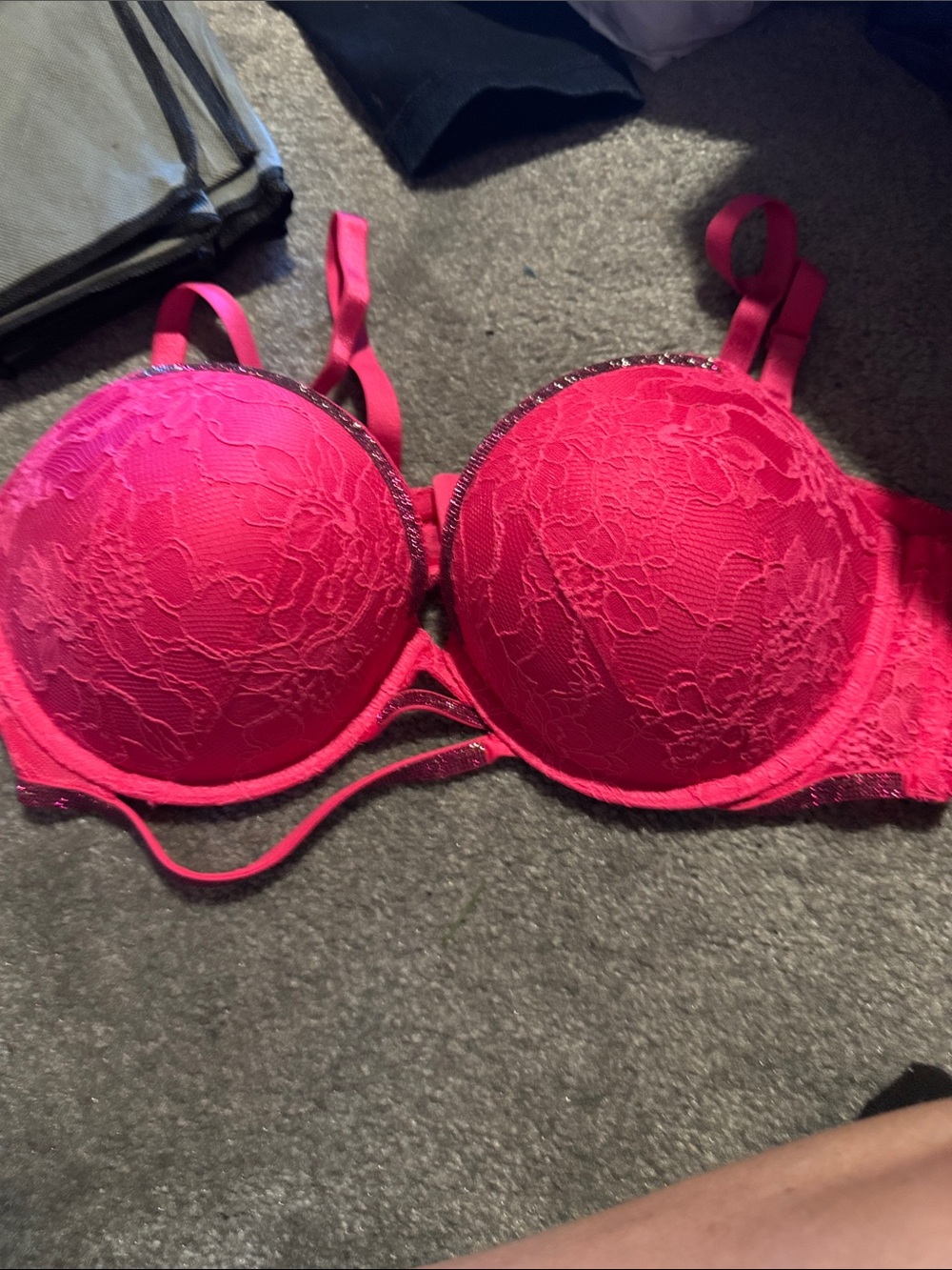 Women's Victoria’s Secret very sexy  Lace Push-Up Bra - Hot Pink